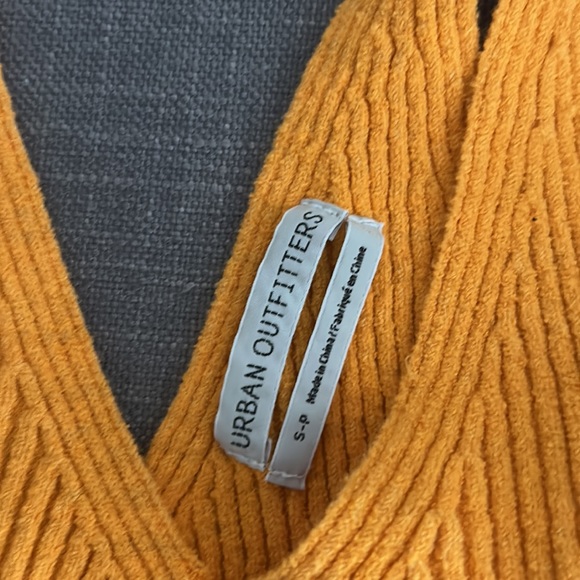 Urban Outfitters Cropped Tank - Picture 4 of 4